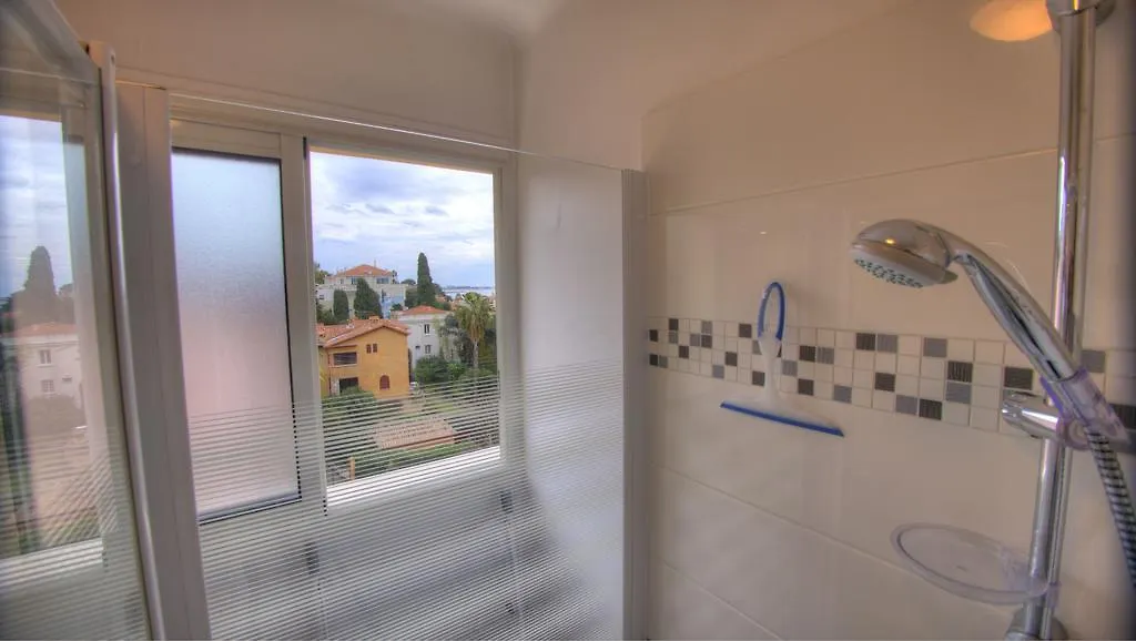 Apartamento Beau 2 pièces 3 étoiles Vue Mer Garage Privé 150m plages wifi Cannes