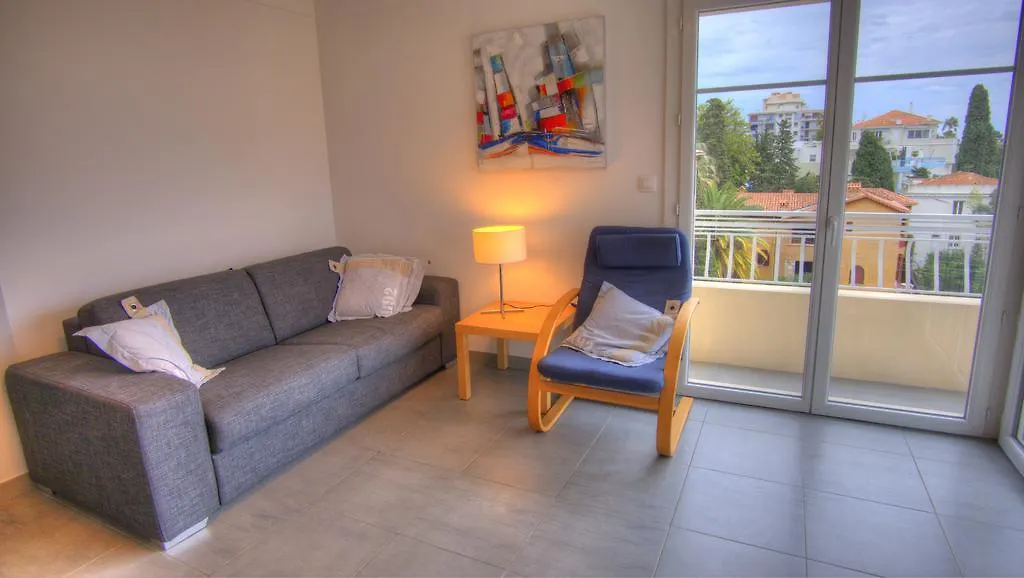 Appartement Beau 2 pièces 3 étoiles Vue Mer Garage Privé 150m plages wifi Cannes